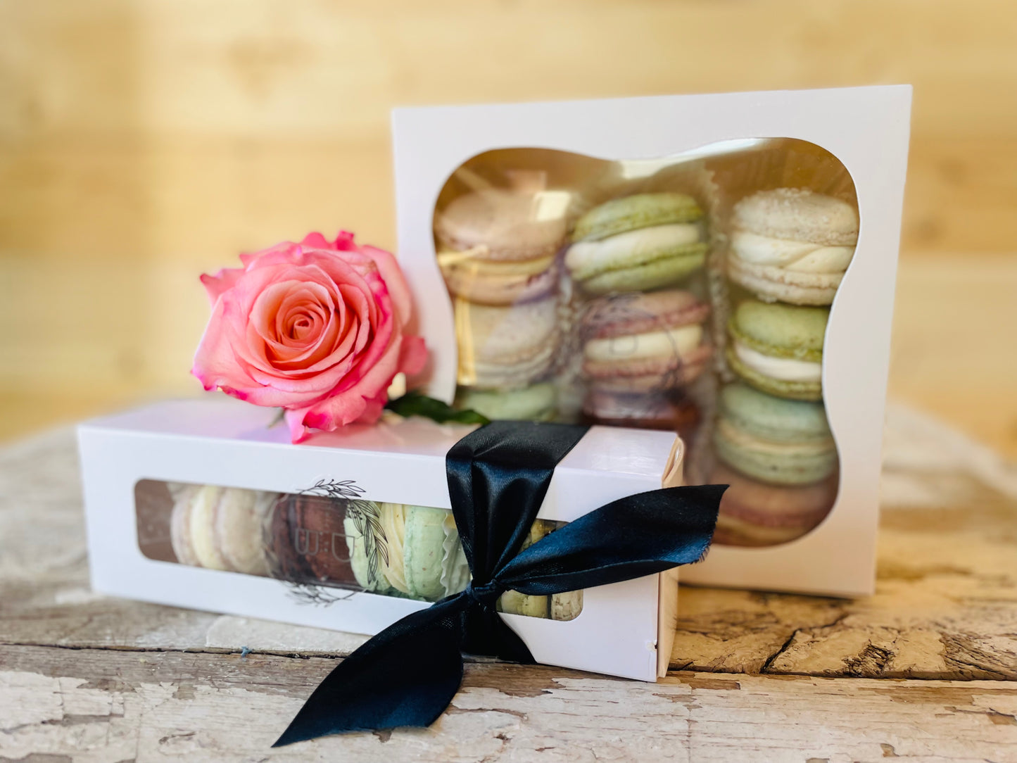 Bundle of Love with 5 French Macrons